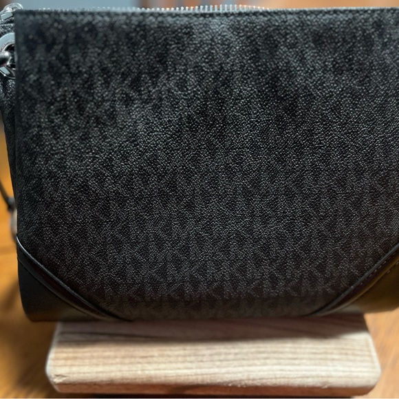 NWT Black Michael Kors Crossbody Purse. - Picture 2 of 7